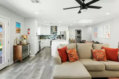 8312 E Mackenzie Drive, Scottsdale, AZ 85251 - Photo 17