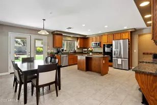 25065 N 72nd Ln, Peoria, AZ 85383 - Photo 7