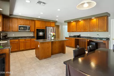 25065 N 72nd Lane, Peoria, AZ 85383 - Photo 13