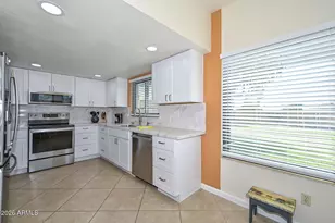 9834 W Kerry Ln, Peoria, AZ 85382 - Photo 15