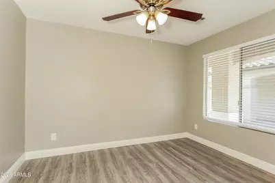 7005 S 31st Drive, Phoenix, AZ 85041 - Photo 9