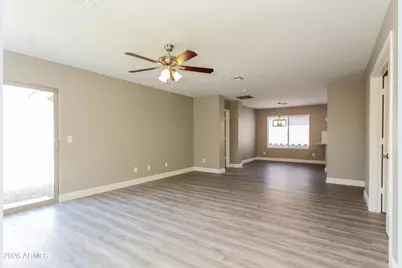 7005 S 31st Drive, Phoenix, AZ 85041 - Photo 5