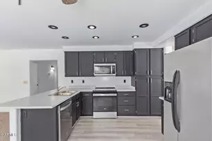 11991 N 69th Ave, Peoria, AZ 85345 - Photo 15