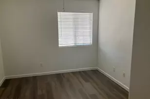 10823 N 70th Ave, Peoria, AZ 85345 - Photo 9