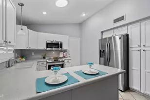 17810 N Phoenician Dr, Surprise, AZ 85374 - Photo 5