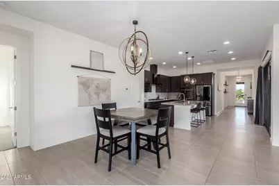 837 E Monte Way, Phoenix, AZ 85042 - Photo 11
