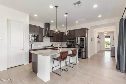 837 E Monte Way, Phoenix, AZ 85042 - Photo 15