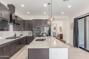 837 E Monte Wy, Phoenix, AZ 85042 - Photo 17