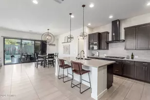 837 E Monte Wy, Phoenix, AZ 85042 - Photo 13