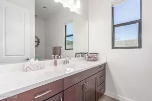 837 E Monte Wy, Phoenix, AZ 85042 - Photo 31