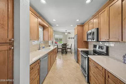 10429 W Hutton Drive, Sun City, AZ 85351 - Photo 13