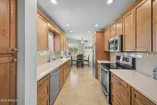 10429 W Hutton Dr, Sun City, AZ 85351 - Photo 13