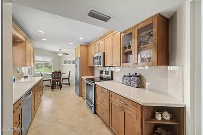 10429 W Hutton Drive, Sun City, AZ 85351 - Photo 11
