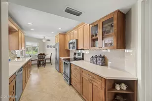 10429 W Hutton Dr, Sun City, AZ 85351 - Photo 11