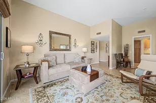 10429 W Hutton Dr, Sun City, AZ 85351 - Photo 5