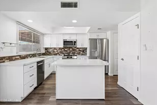 8141 E Vista Dr, Scottsdale, AZ 85250 - Photo 9