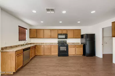 3219 W Saint Anne Avenue, Phoenix, AZ 85041 - Photo 9