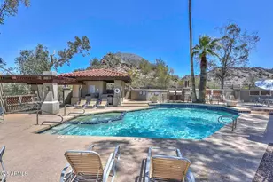 7557 N Dreamy Draw Dr, Phoenix, AZ 85020 - Photo 39