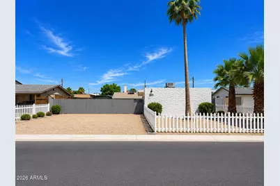 1812 N 31st Place, Phoenix, AZ 85008 - Photo 3