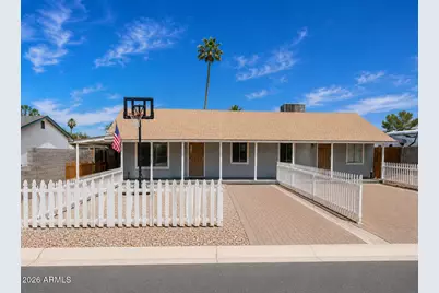 1812 N 31st Place, Phoenix, AZ 85008 - Photo 1