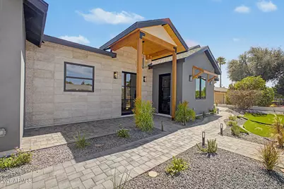 5145 E Pinchot Avenue, Phoenix, AZ 85018 - Photo 1