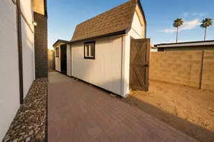 4617 W Echo Ln, Glendale, AZ 85302 - Photo 17