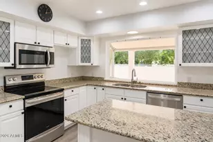 12801 N 15th Ave, Phoenix, AZ 85029 - Photo 9