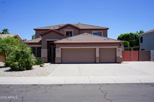541 N Danielson Way, Chandler, AZ 85225 - Photo 1