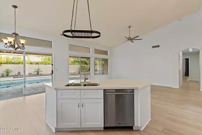 19449 N 36th Way, Phoenix, AZ 85050 - Photo 15