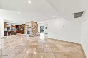 302 W Pine Valley Dr, Phoenix, AZ 85023 - Photo 15