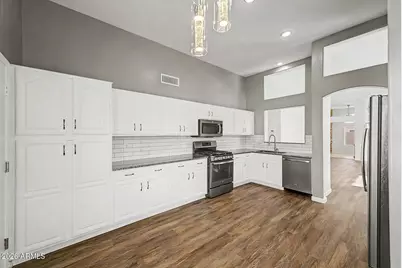 13179 W Cypress Street, Goodyear, AZ 85395 - Photo 9