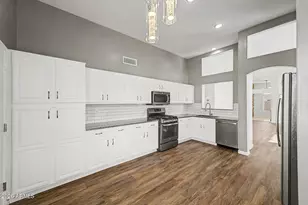 13179 W Cypress St, Goodyear, AZ 85395 - Photo 9
