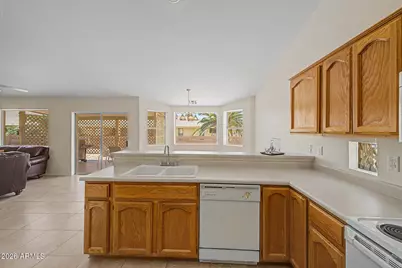 7815 E Navarro Avenue, Mesa, AZ 85209 - Photo 11