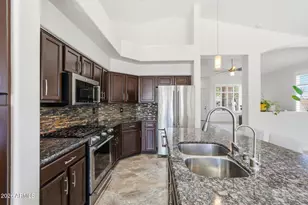 23449 North 21st Pl, Phoenix, AZ 85024 - Photo 9
