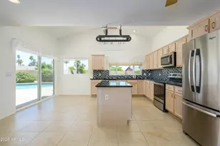 5917 E Claire Dr, Scottsdale, AZ 85254 - Photo 9