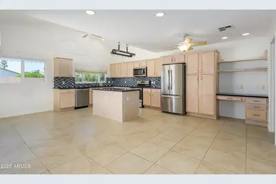 5917 E Claire Drive, Scottsdale, AZ 85254 - Photo 5
