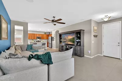 950 W Sisso Tree Avenue, San Tan Valley, AZ 85140 - Photo 5