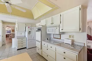 9807 W Mockingbird Dr, Sun City, AZ 85373 - Photo 13