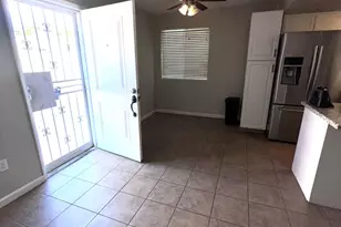 4717 E Belleview St, Phoenix, AZ 85008 - Photo 9