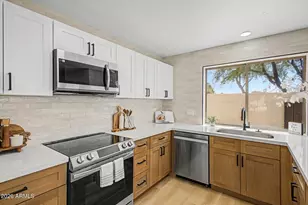 302 N 166th Ln, Goodyear, AZ 85338 - Photo 3