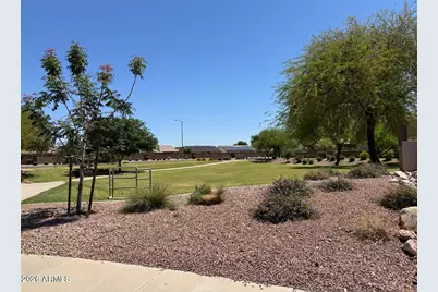 16523 W Saguaro Lane, Surprise, AZ 85388 - Photo 17
