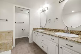 4446 E Camelback Rd, Phoenix, AZ 85018 - Photo 17