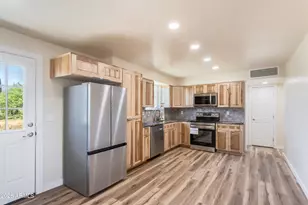 2061 N Laurel Pl, Huachuca City, AZ 85616 - Photo 7