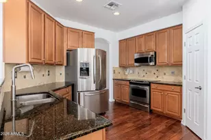 10329 W Cashman Dr, Peoria, AZ 85383 - Photo 11