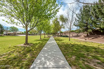 135 W Yellow Wood Avenue, San Tan Valley, AZ 85140 - Photo 31