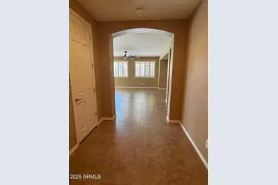 135 W Yellow Wood Avenue, San Tan Valley, AZ 85140 - Photo 7