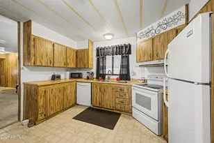 200 E Knox Rd, Chandler, AZ 85225 - Photo 13
