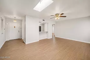 11016 N Coggins Dr, Sun City, AZ 85351 - Photo 9