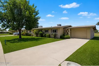 11016 N Coggins Drive, Sun City, AZ 85351 - Photo 3