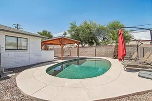2715 N 38th Pl, Phoenix, AZ 85008 - Photo 15